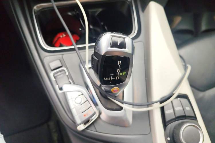 Used BMW 3 Series 2014 320i Sport Edition Gear Lever