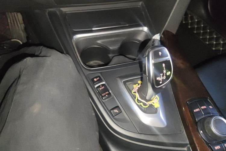 Used BMW 3 Series 2014 328Li Fashion Model Gear Lever