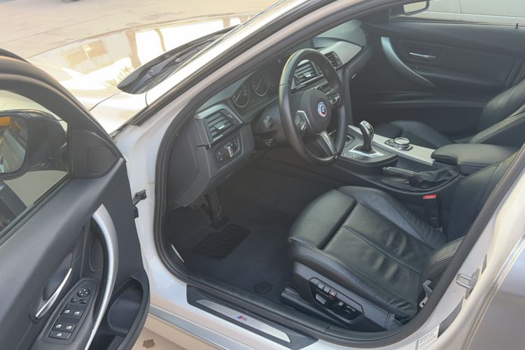 Used BMW 3 Series 2014 328i M Sport Edition Interior 1