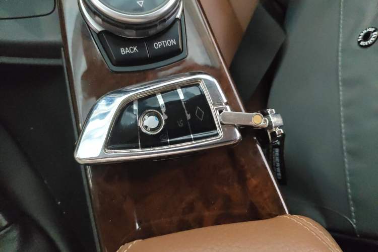 Used BMW 3 Series 2014 320Li Luxury Design Package Interior 1