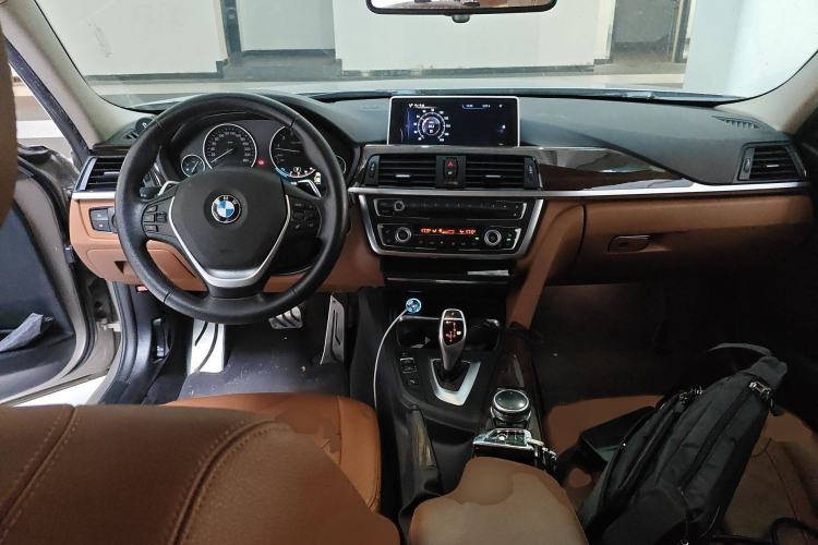 Used BMW 3 Series 2014 320Li Luxury Design Package Interior 2