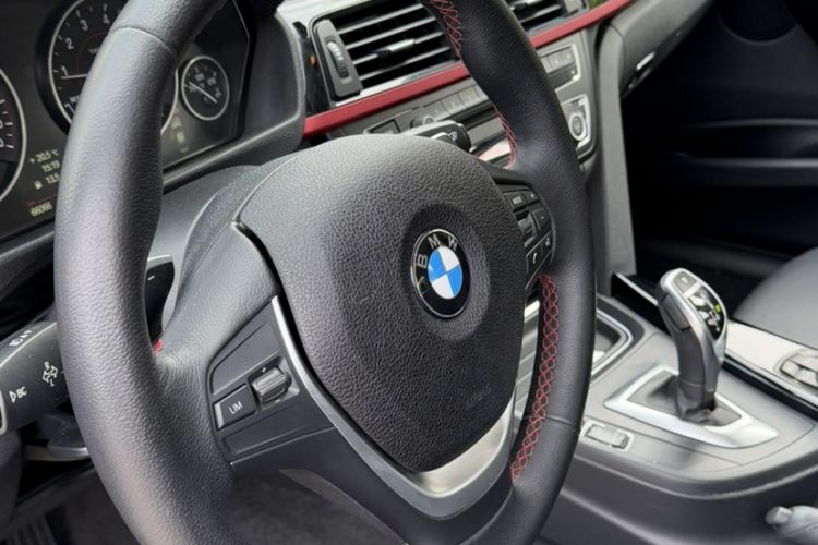 Used BMW 3 Series 2014 320i Sport Design Package Interior 2