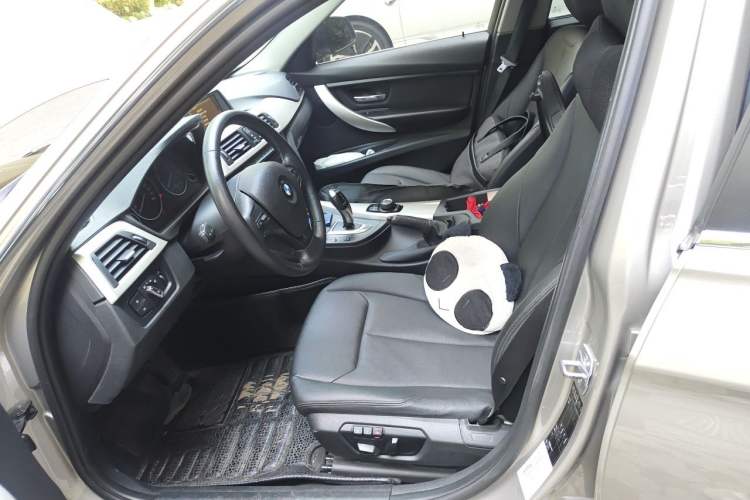 Used BMW 3 Series 2014 320Li Fashion Model Left Front Seat