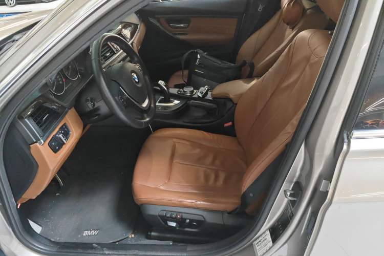 Used BMW 3 Series 2014 320Li Luxury Design Package Left Front Seat