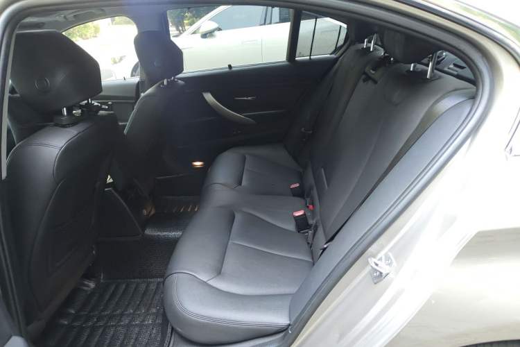 Used BMW 3 Series 2014 320Li Fashion Model Left Rear Seat