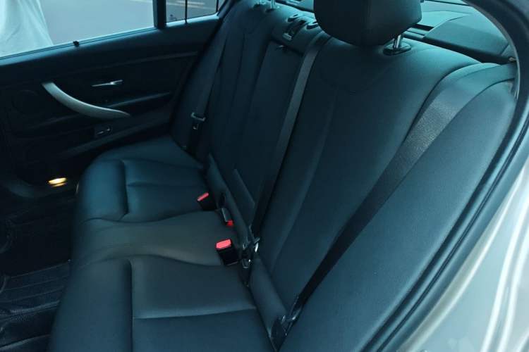 Used BMW 3 Series 2014 320Li Fashion Model Left Rear Seat