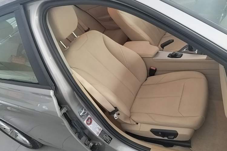 Used BMW 3 Series 2014 320i Active Edition Right Front Seat