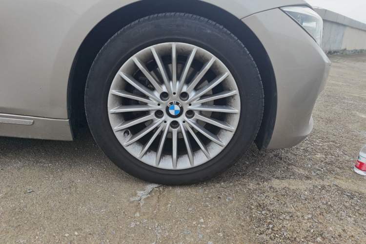 Used BMW 3 Series 2014 320Li Luxury Design Package Right Front Wheel Hub