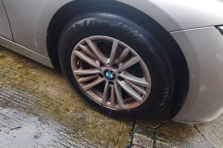 Used BMW 3 Series 2014 320Li Fashion Model Right Front Wheel Hub