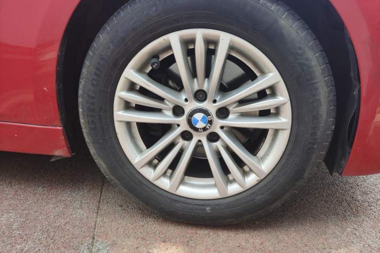 Used BMW 3 Series 2014 320Li Fashion Model Right Front Wheel Hub