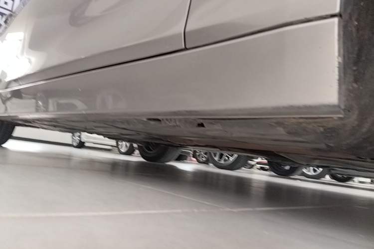 Used BMW 3 Series 2014 320i Active Edition Right Side Sill