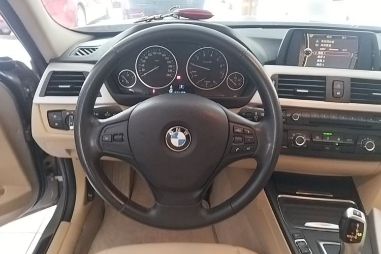 Used BMW 3 Series 2014 320i Active Edition Steering Wheel