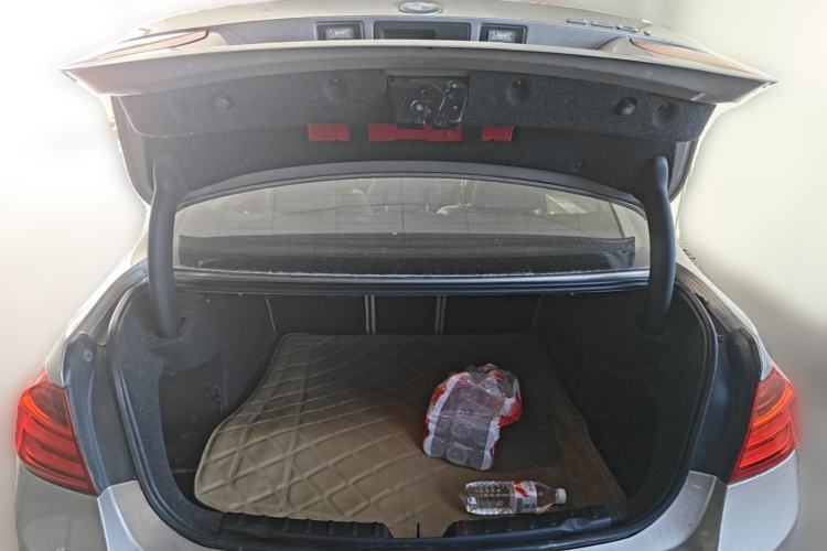 Used BMW 3 Series 2014 320i Sport Edition Trunk