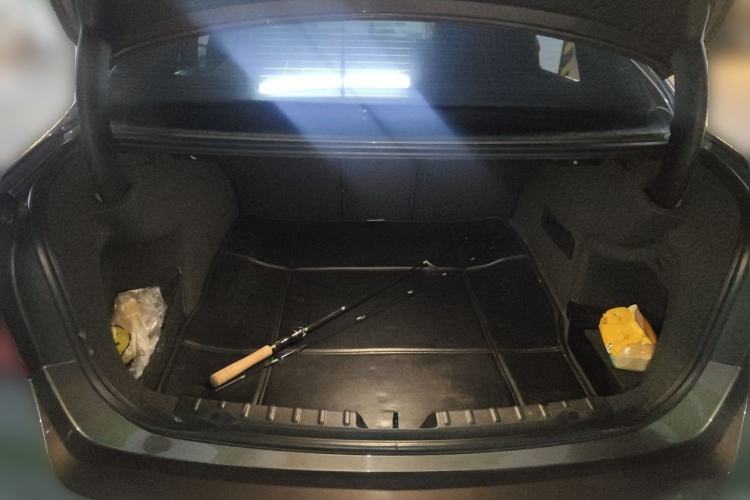 Used BMW 3 Series 2014 328Li Fashion Model Trunk