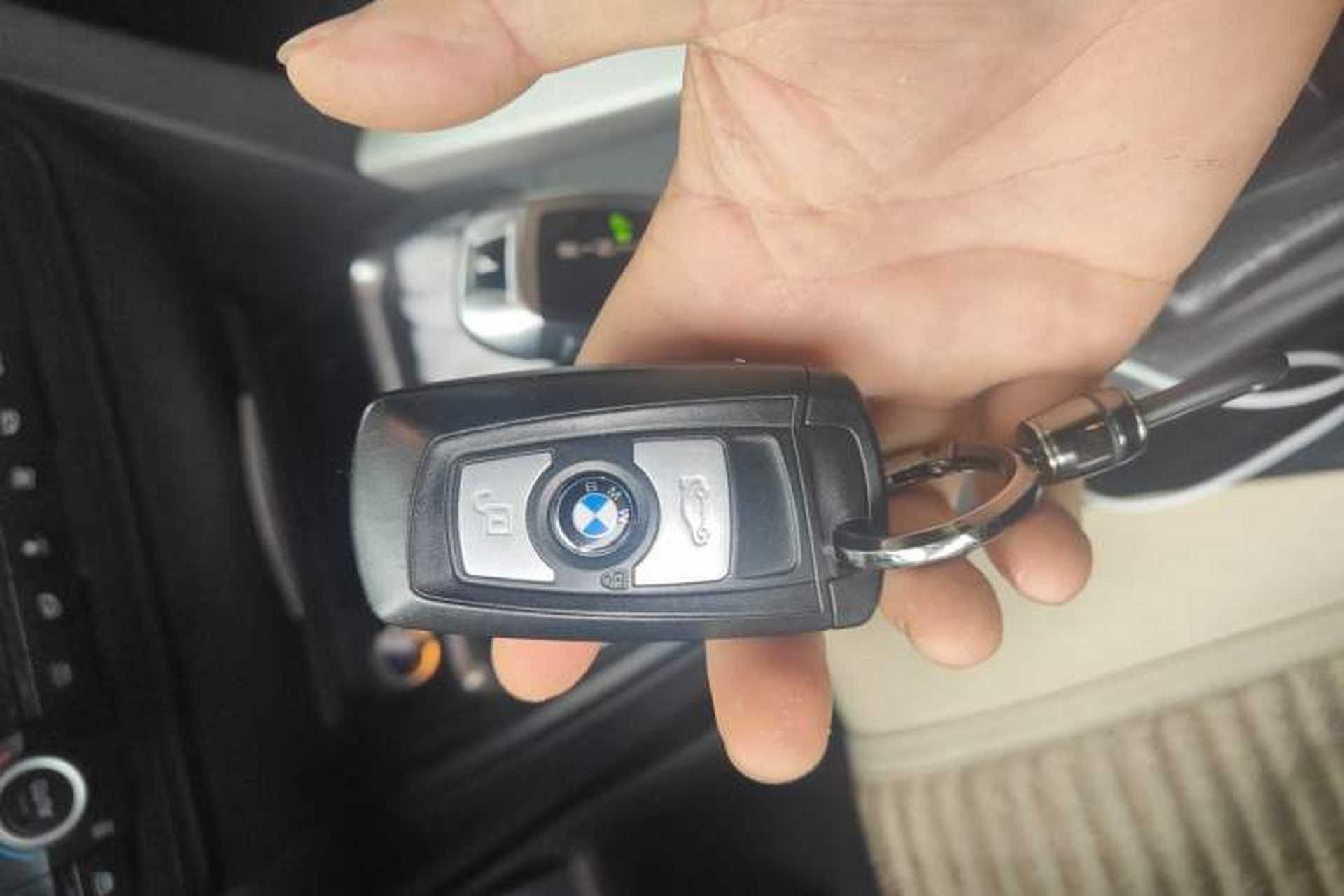 Used BMW 3 Series 2014 320i Sport Edition Vehicle Key