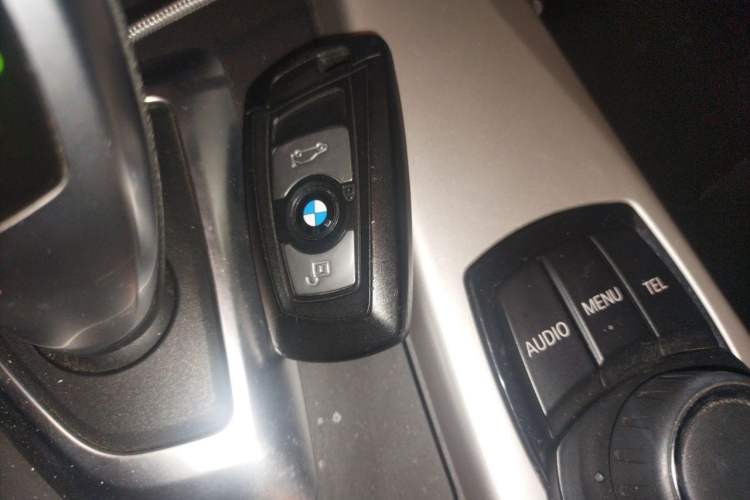 Used BMW 3 Series 2014 320i Sport Edition Vehicle Key