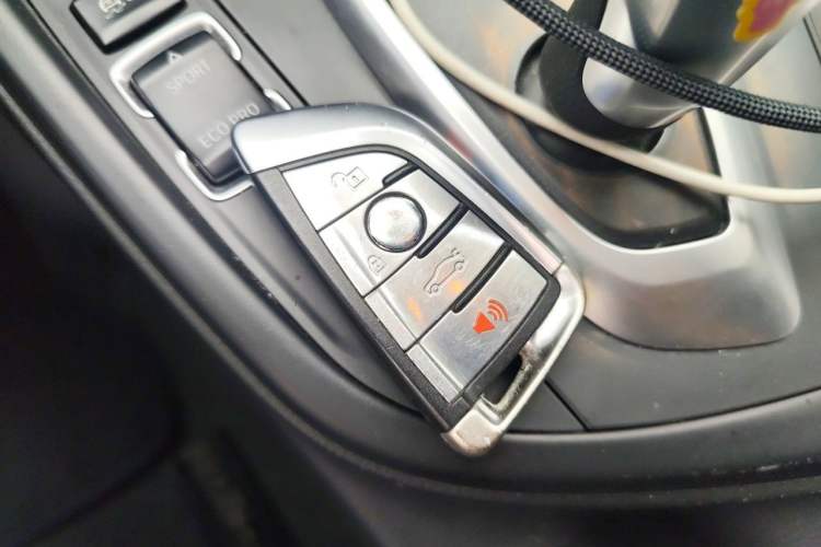 Used BMW 3 Series 2014 320i Sport Edition Vehicle Key