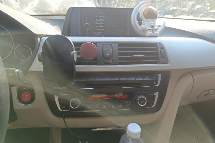 Used BMW 3 Series 2014 320Li Fashion Model Audio And AC Panel