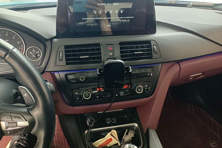 Used BMW 3 Series 2014 320i Sport Edition Audio And AC Panel