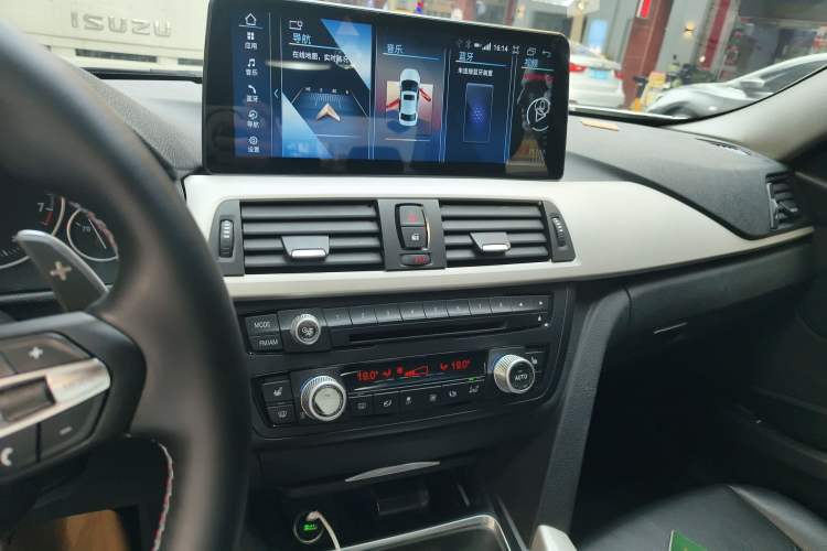 Used BMW 3 Series 2014 320i Sport Edition Audio And AC Panel