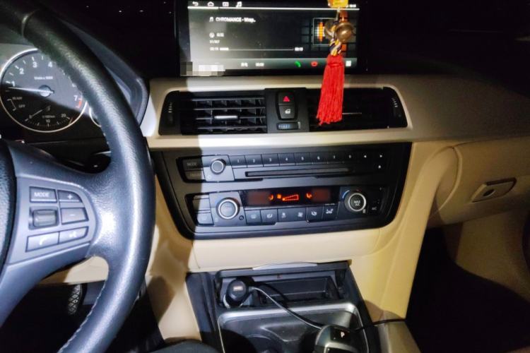 Used BMW 3 Series 2014 320Li Fashion Model Audio And AC Panel