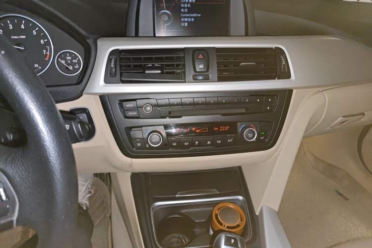 Used BMW 3 Series 2014 320Li Fashion Model Audio And AC Panel
