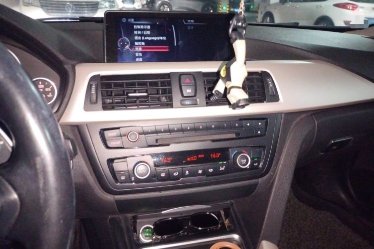 Used BMW 3 Series 2014 320Li Fashion Model Audio And AC Panel