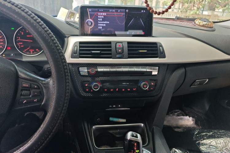 Used BMW 3 Series 2014 320i Sport Edition Audio And AC Panel