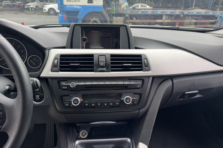Used BMW 3 Series 2014 320Li Fashion Model Audio And AC Panel