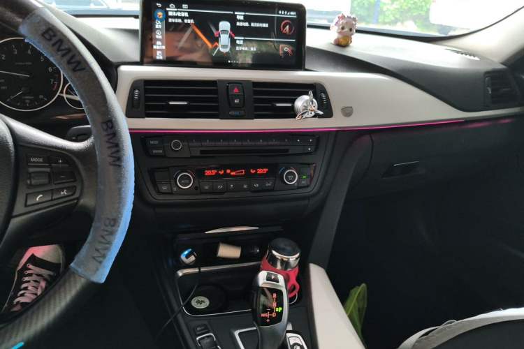 Used BMW 3 Series 2014 320Li Fashion Model Audio And AC Panel