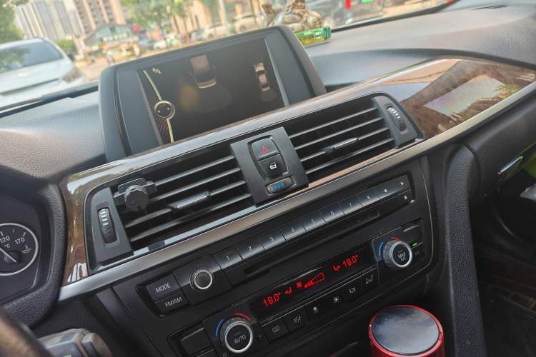 Used BMW 3 Series 2014 328Li Fashion Model Audio And AC Panel