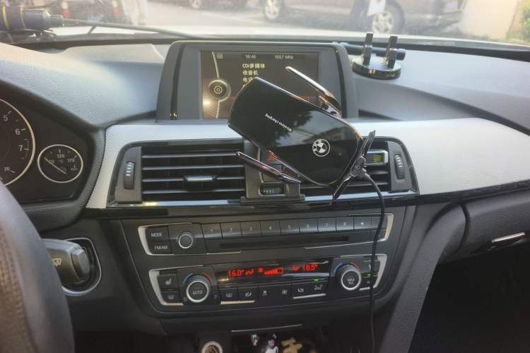 Used BMW 3 Series 2014 320i M Sport Edition Audio And AC Panel