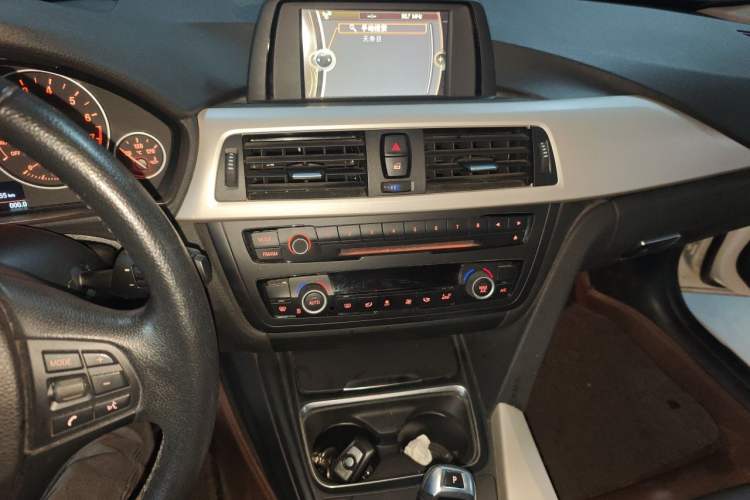 Used BMW 3 Series 2014 320Li Fashion Model Audio And AC Panel