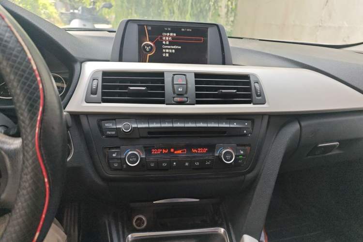 Used BMW 3 Series 2014 320Li Fashion Model Audio And AC Panel