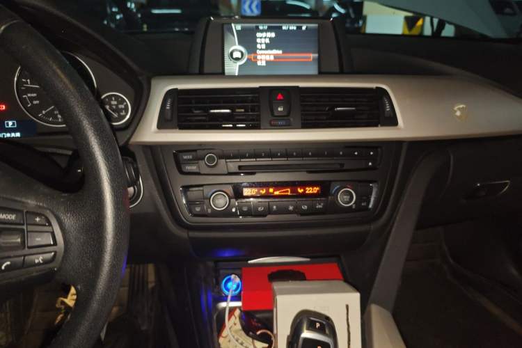 Used BMW 3 Series 2014 320Li Fashion Model Audio And AC Panel