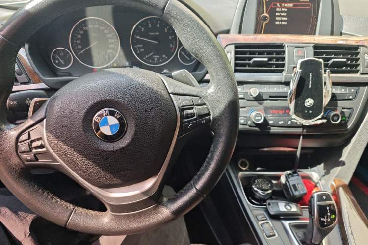 Used BMW 3 Series 2014 328Li Fashion Model Audio And AC Panel