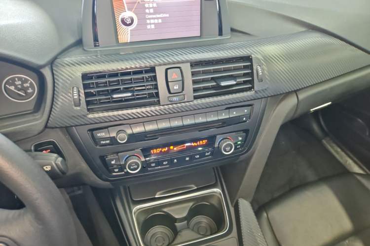 Used BMW 3 Series 2014 320i Sport Edition Audio And AC Panel