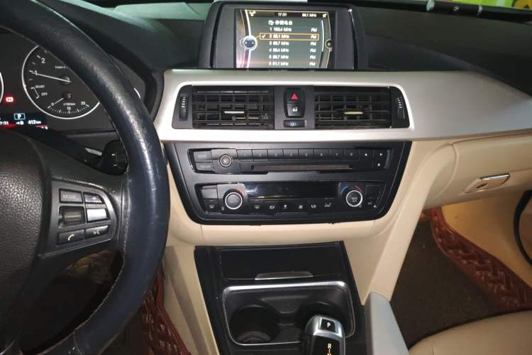 Used BMW 3 Series 2014 320Li Fashion Model Audio And AC Panel
