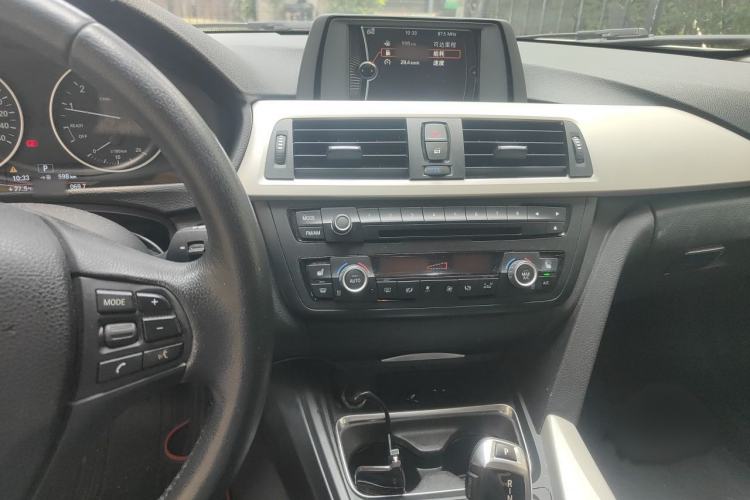 Used BMW 3 Series 2014 320i Sport Edition Audio And AC Panel