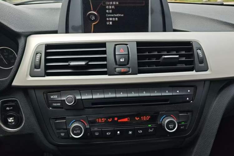 Used BMW 3 Series 2014 320Li Fashion Model Audio And AC Panel