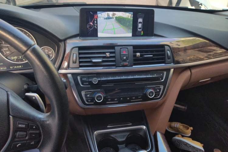 Used BMW 3 Series 2014 320Li Luxury Design Package Audio And AC Panel