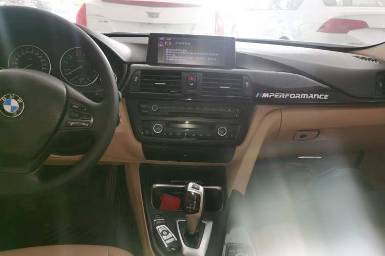 Used BMW 3 Series 2014 320Li Fashion Model Audio And AC Panel