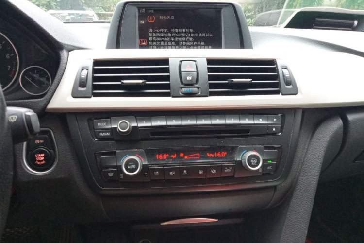 Used BMW 3 Series 2014 320Li Fashion Model Audio And AC Panel