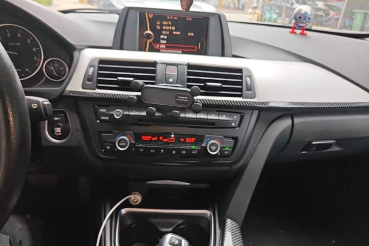 Used BMW 3 Series 2014 320Li Fashion Model Audio And AC Panel