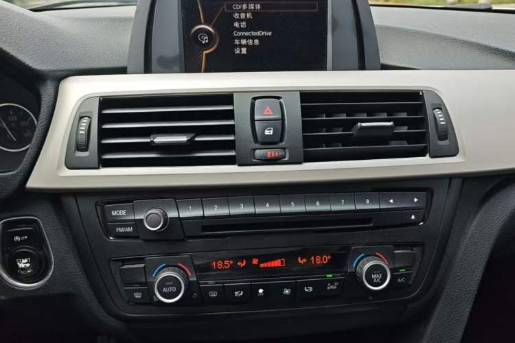Used BMW 3 Series 2014 320Li Fashion Model Audio And AC Panel