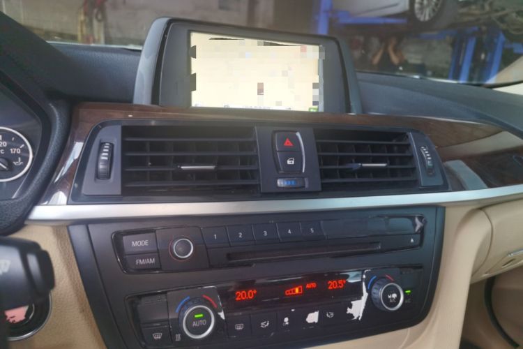Used BMW 3 Series 2014 328Li Fashion Model Audio And AC Panel