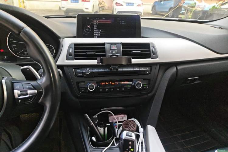 Used BMW 3 Series 2014 320Li Fashion Model Audio And AC Panel