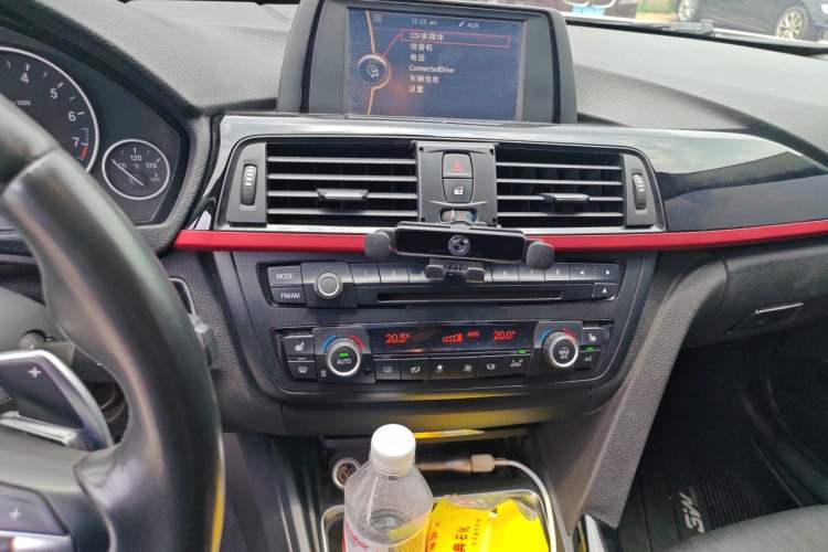 Used BMW 3 Series 2014 320i Sport Edition Audio And AC Panel