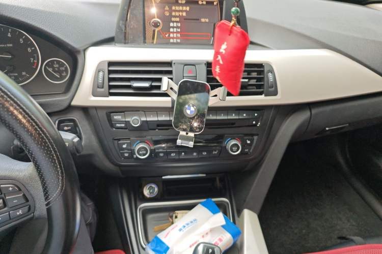 Used BMW 3 Series 2014 320i Active Edition Audio And AC Panel