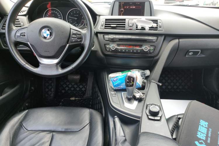 Used BMW 3 Series 2014 320i Sport Edition Audio And AC Panel